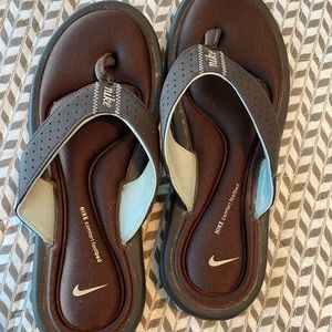 Nike comfort flip flops